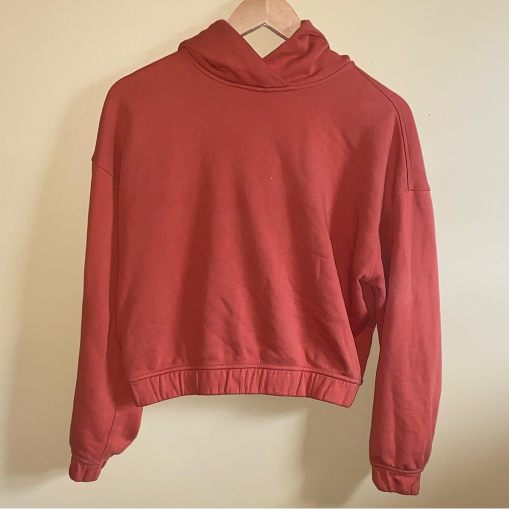 lululemon cropped hoodie